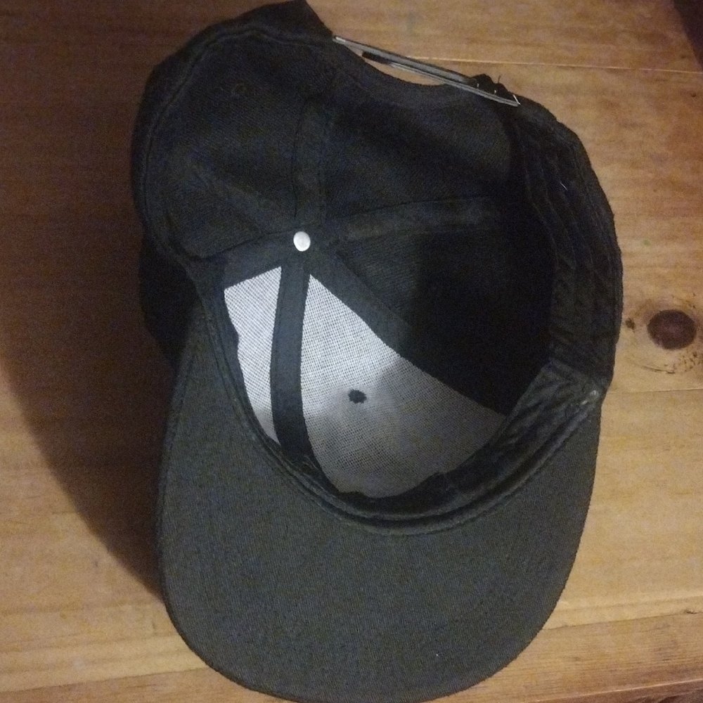 Black Cap with Skeleton Hand Design - Picture 5 of 8